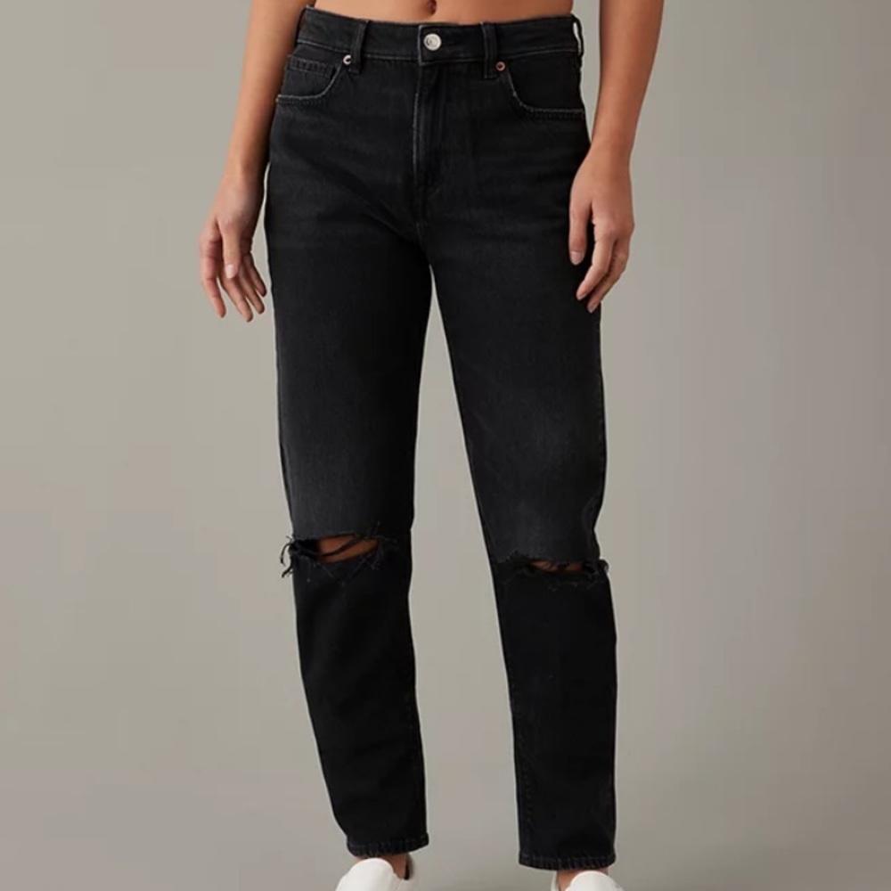 American Eagle Comfy Black Distressed Denim Mom Jeans size 0 regular - Picture 2 of 16